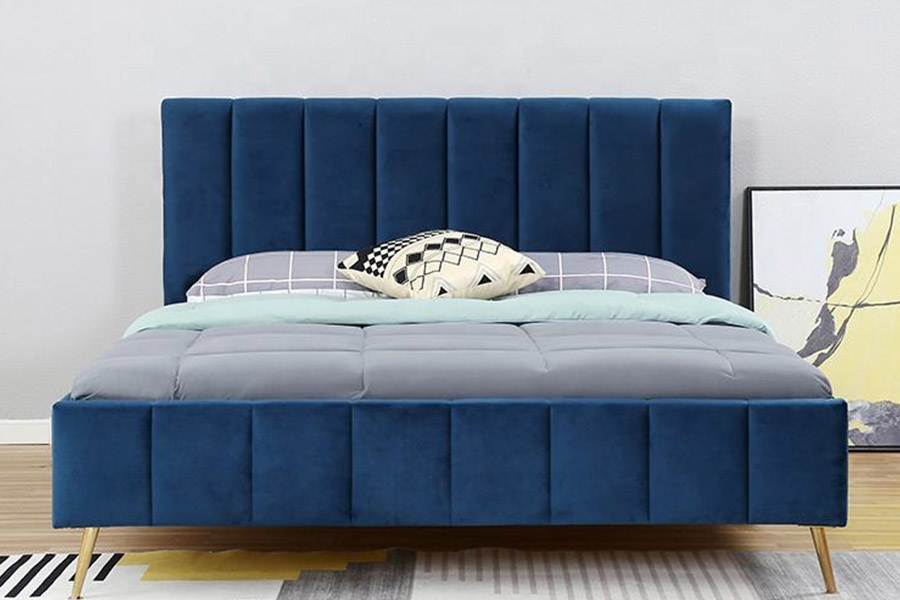 1382 Modern Style Double Bed Solid Wood Upholstered Bed