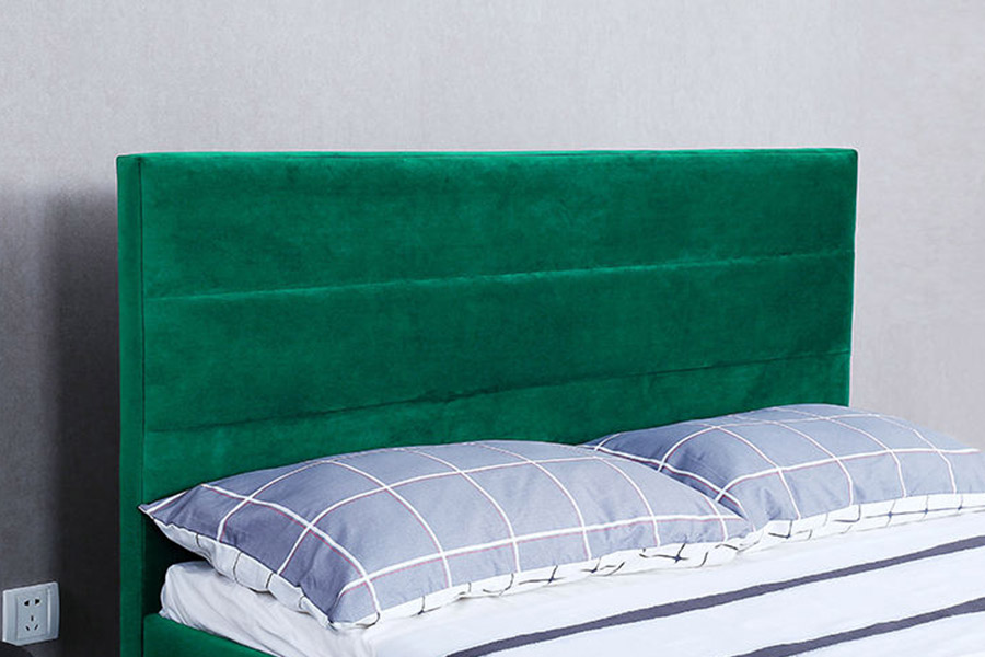 1347 Luxury King Size Bed Modern Design Upholstered Bed
