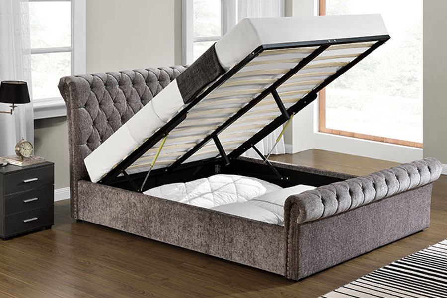 1153G Chesterfield fracti Velvet Crystal Ottoman at Bed